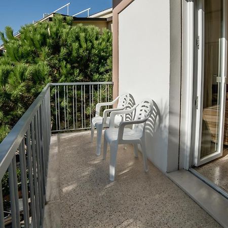 Hotel Sayonara Milano Marittima Kültér fotó