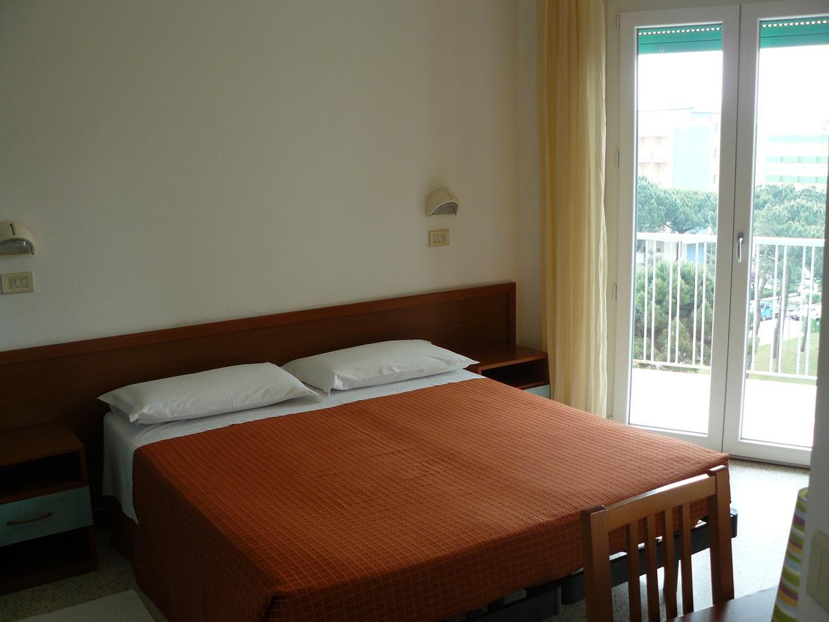 Hotel Sayonara Milano Marittima Kültér fotó