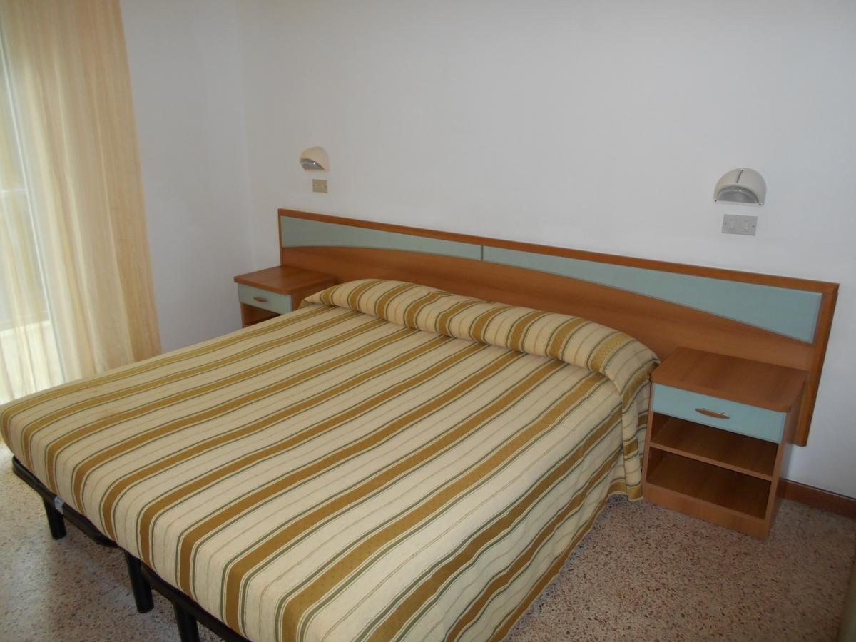 Hotel Sayonara Milano Marittima Kültér fotó