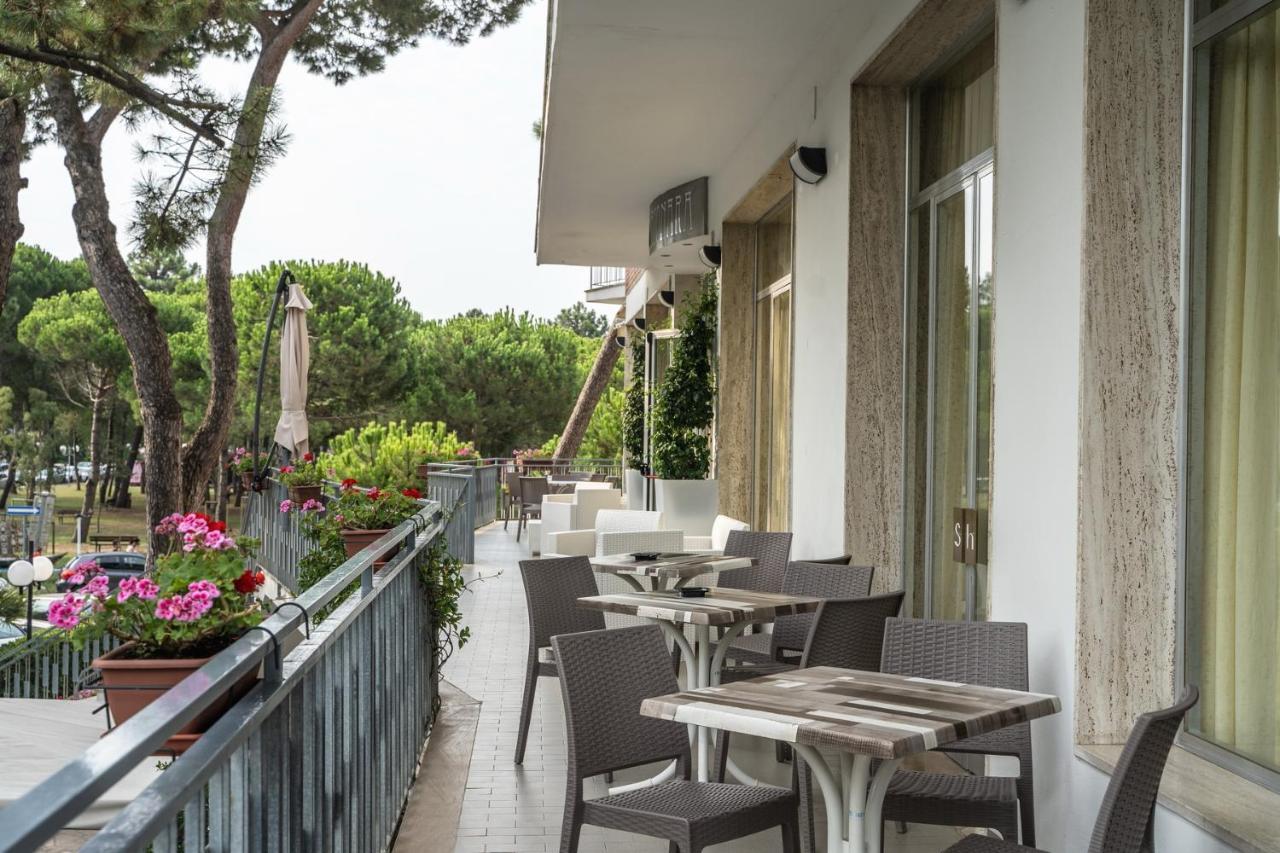 Hotel Sayonara Milano Marittima Kültér fotó