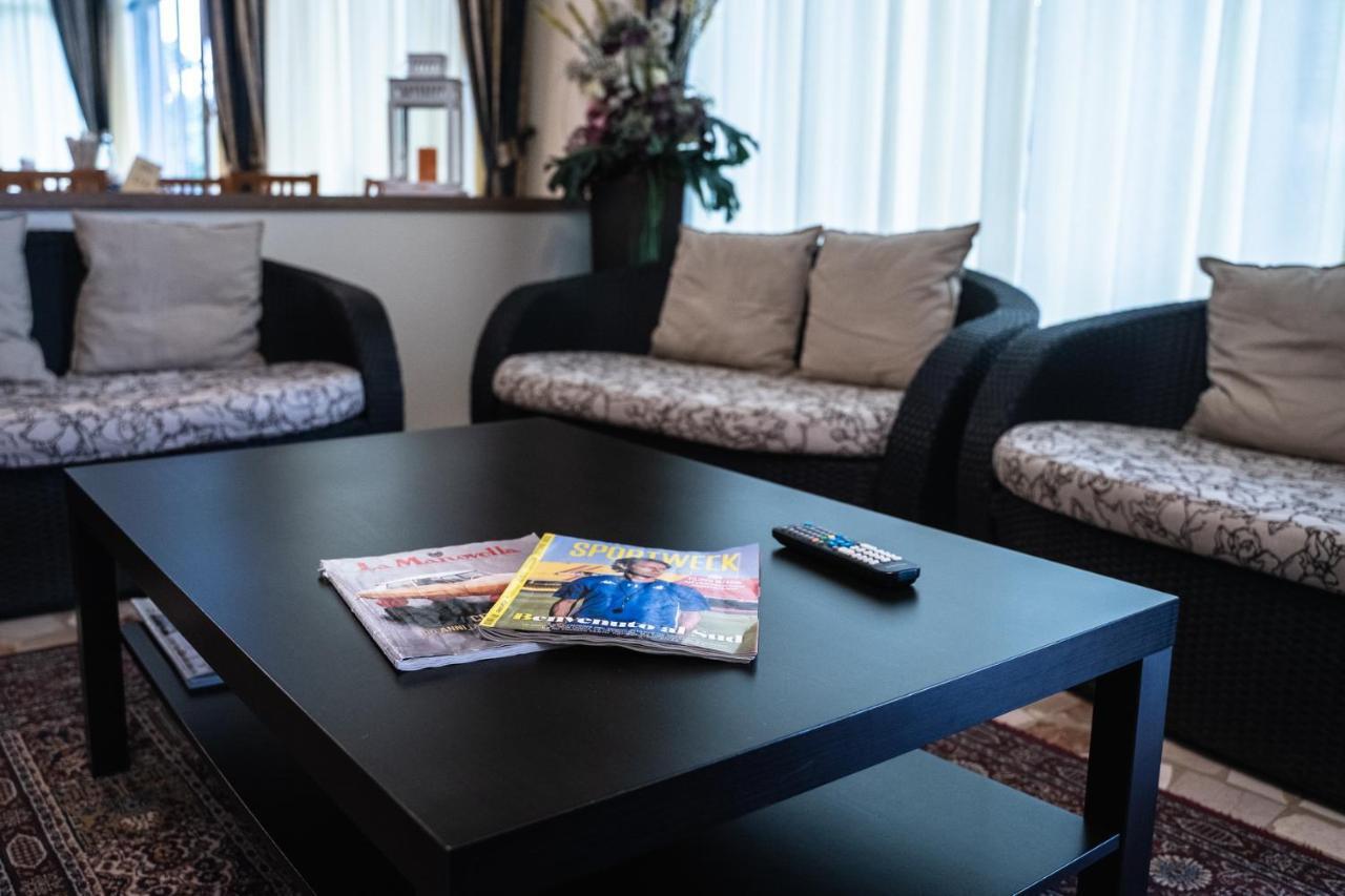 Hotel Sayonara Milano Marittima Kültér fotó