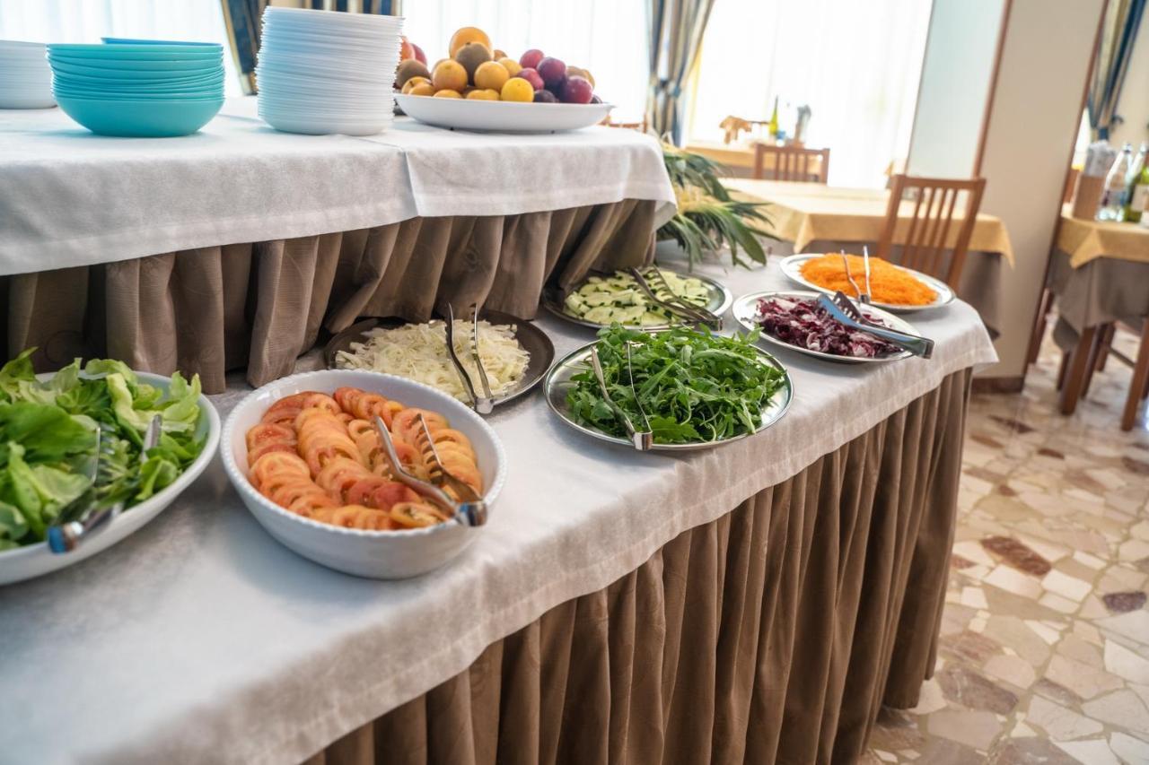 Hotel Sayonara Milano Marittima Kültér fotó