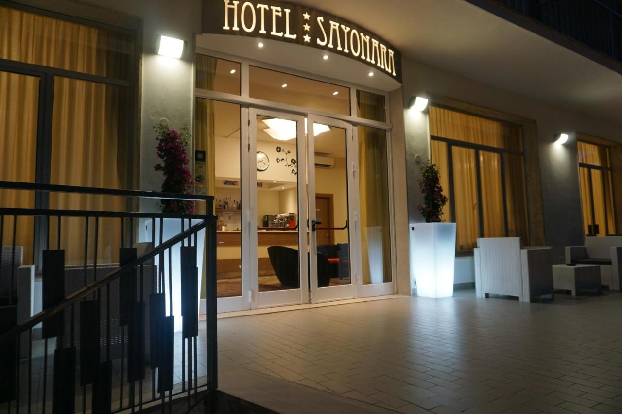 Hotel Sayonara Milano Marittima Kültér fotó